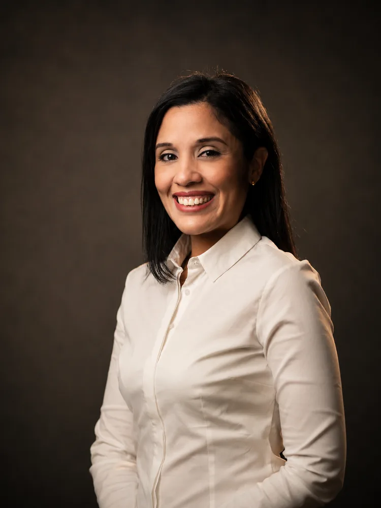 Luciana Sequera — Laboratory Logistics, Debod Dental Clinic